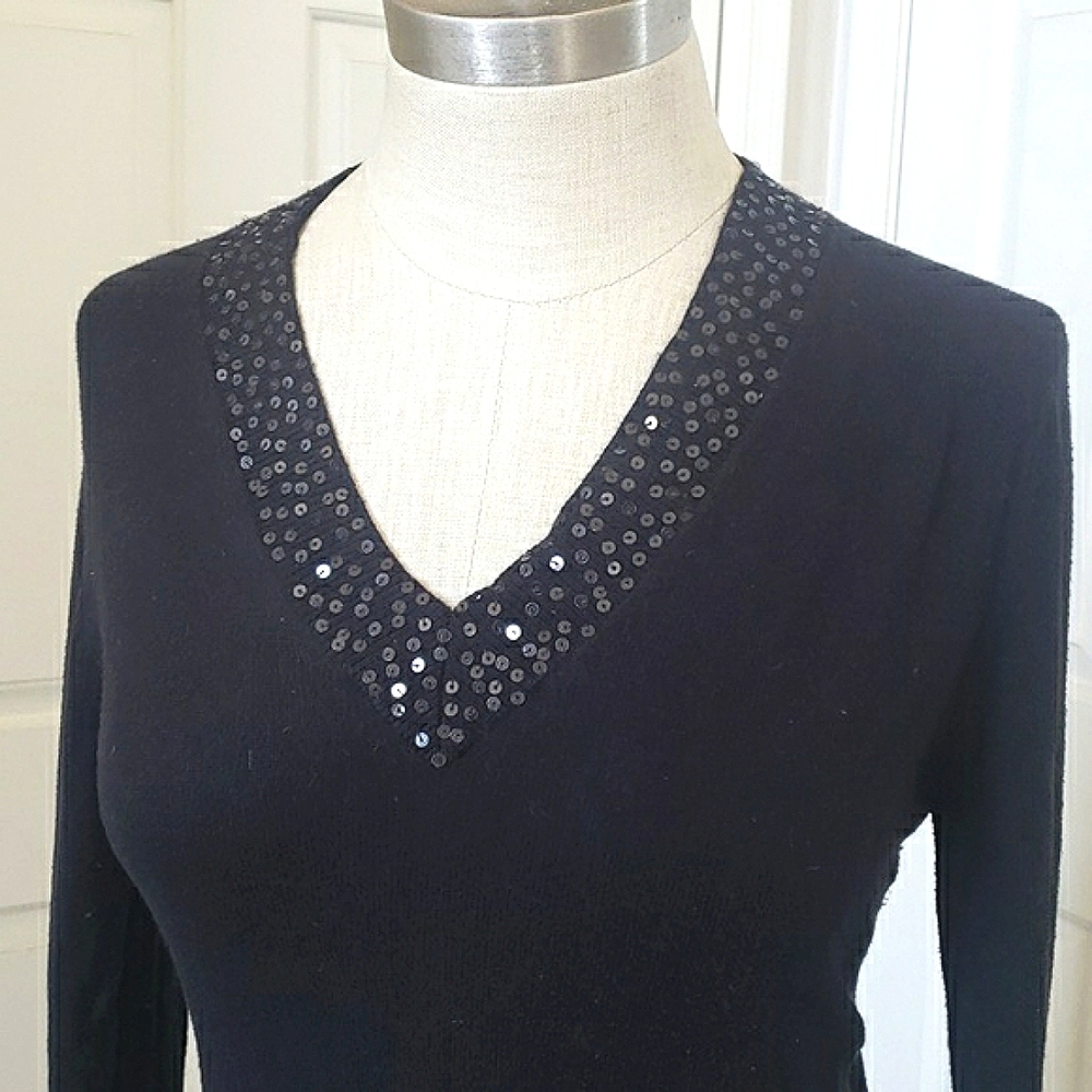 LANDS' END Black Cashmere Wool Sweater – Sequined V‑Neck | EXTRA SMALL - Picture 3 of 9